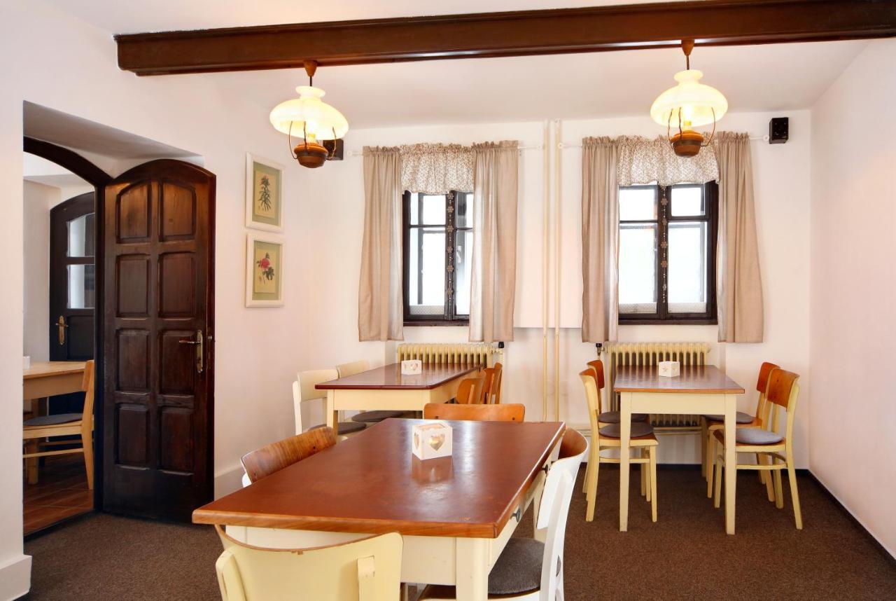 Restaurace A Penzion Jilm Jilemnice Bagian luar foto